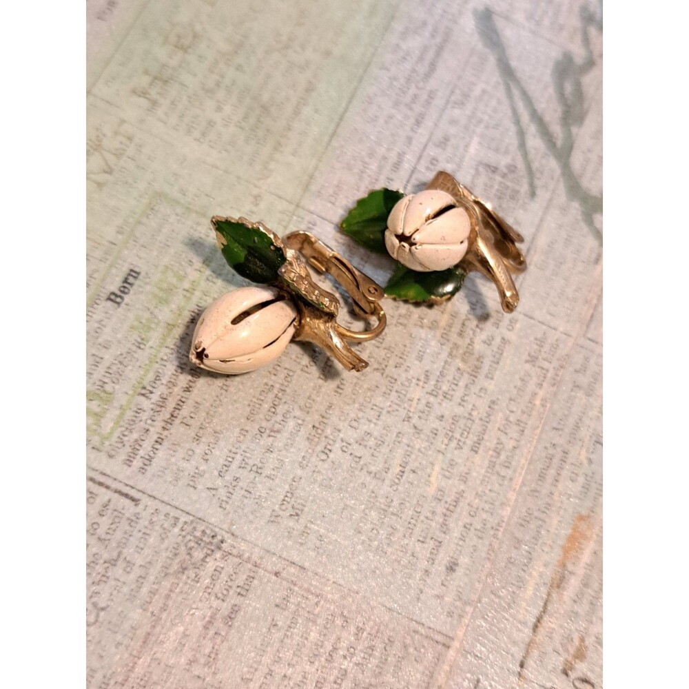 Vintage Enamel Painted Flower Clip On Earrings